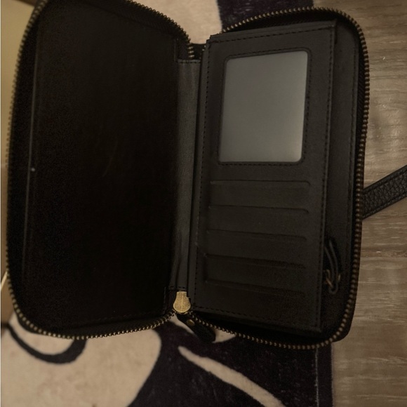 Black Leather zip around wristlet Walt with plenty of space - Picture 10 of 11